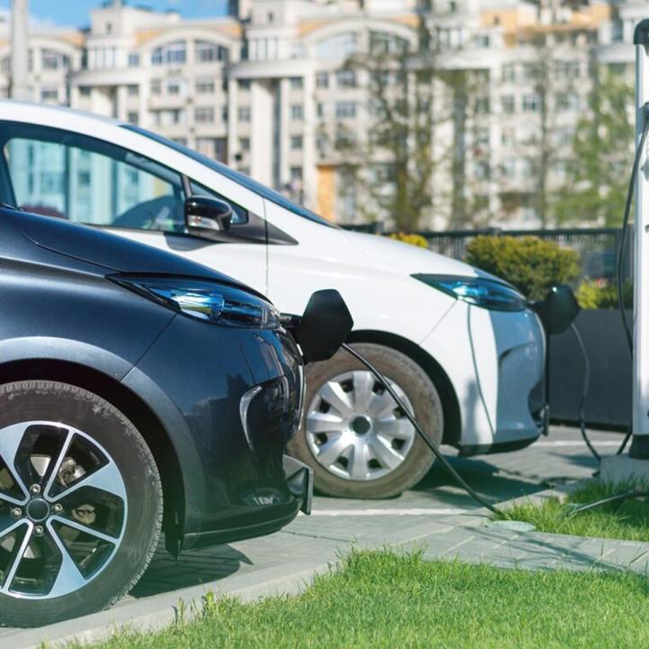 Profitez de la qualité de notre service de contrôle technique dédié aux véhicules hybrides à Yvrac.
