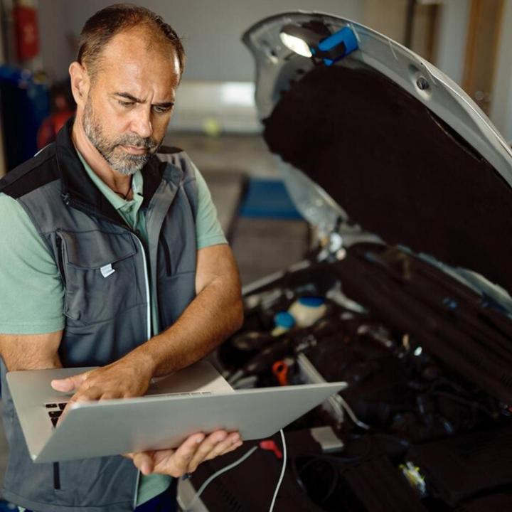 Visite technique des véhicules électriques à Yvrac